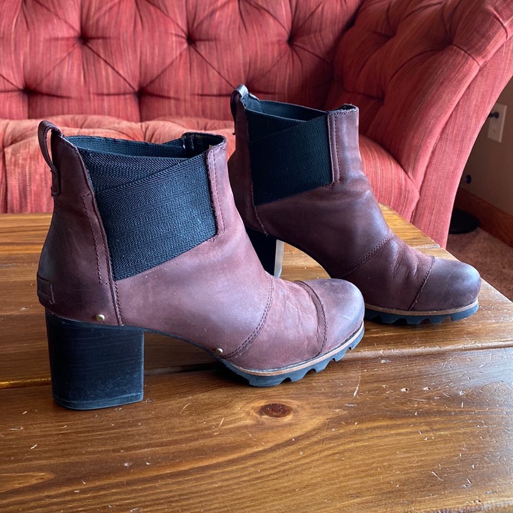 Sorel heeled Chelsea boot